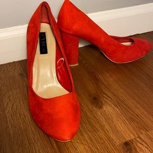 Red heel size 8